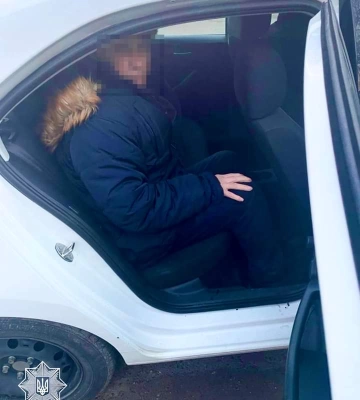 Рівнянка та патрульні допомогли повернутись додому чоловіку, який забув, де живе