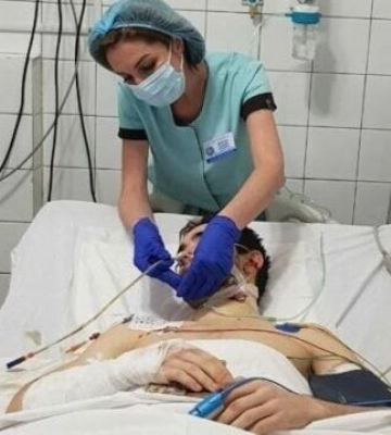 Обломок в сонной артерии и критическая кровопотеря: в Днепре спасают 20-летнего бойца