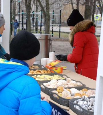 «От Рождества до Рождества»: в Днепре провели праздничные мероприятия на 44 локациях (видео)