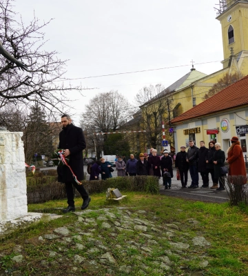 200-річчя від дня народження Шандора Петефі у Берегові відзначили тихим покладанням вінків пам’яті