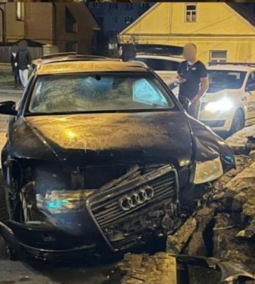 У Рівному п`яний водій в`їхав у кільце: деталі автопригоди
