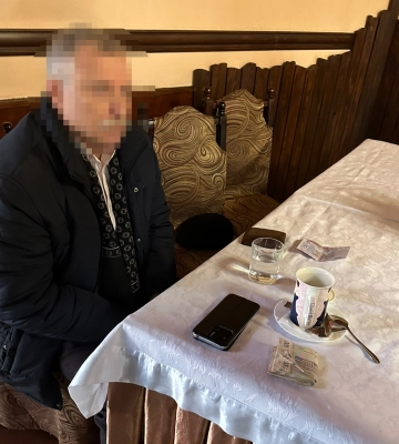 Керівника лісгоспу на Львівщині затримали за кавою: чекав на хабар