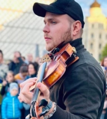 Скрипаль Moisei зіграв в деокупованому Ізюмі