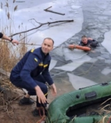 У Нововолинську на кризі загинула дитина, ще двох врятували рятувальники