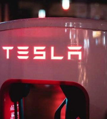 Влада Південної Кореї вирішила, що Tesla бреше у рекламі своїх електромобілів