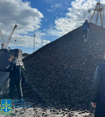 Російську залізну руду на 20 мільйонів доларів, яку знайшли в порту на Одещині, передали АРМА