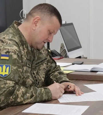Генералы Залужный и Милли обсудили &quot;потребности Сил обороны для продолжения борьбы с агрессором&quot;