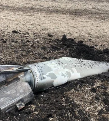 Під Полтавою у полі знайшли ворожу  ракету 