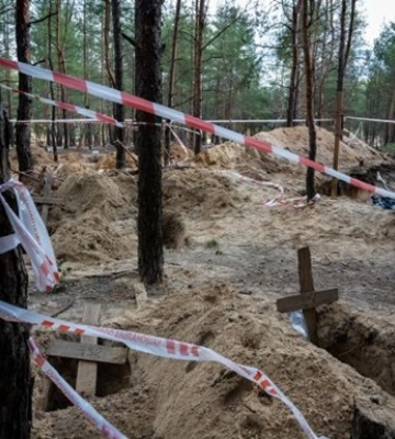 Спутник зафиксировал более 10 тысяч новых могил в оккупированном Мариуполе (ФОТО)