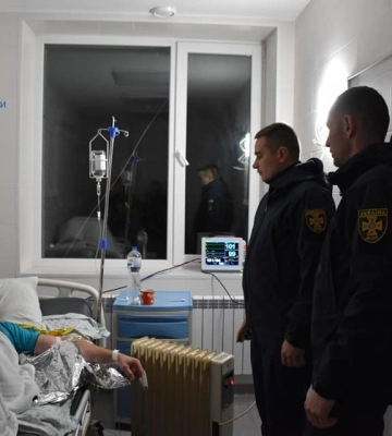 Розповіли про стан рятувальників та двох дітей, які провалилися під лід на Волині