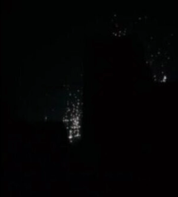 Оккупанты ночью обстреляли Херсон зажигательными зарядами. ВИДЕО