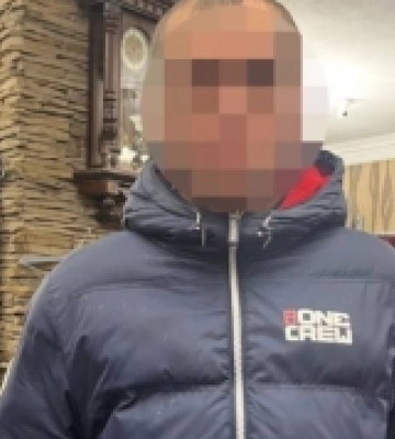 У Рівному затримали чоловіка, який вкрав з магазину штани