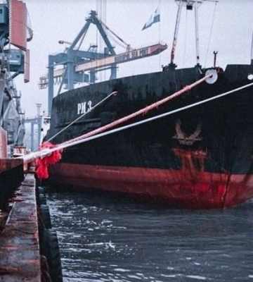 Росіяни перетворили морський порт Маріуполя на військову базу – радник мера