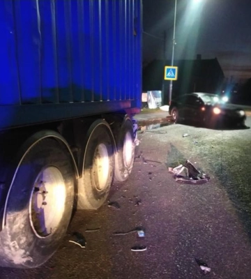 Поблизу Львова п’яний водій на викраденому автомобілі на смерть збив пішохода