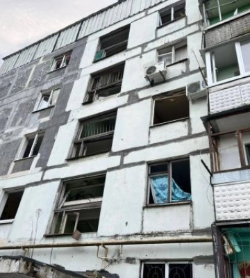 Як виглядають житлові будинки в Запоріжжі після нічного ракетного удару - відео