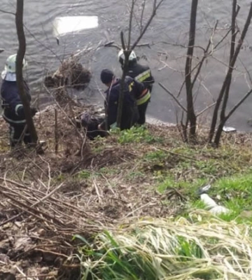 На Рівненщині з річки дістали мертве тіло