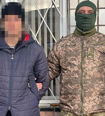 СБУ затримала у Херсоні колаборанта, який охороняв адмінбудівлі росіян під час окупації міста