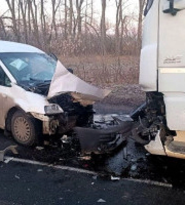 На Київщині внаслідок зіткнення легковика та спиртовоза загинула людина
