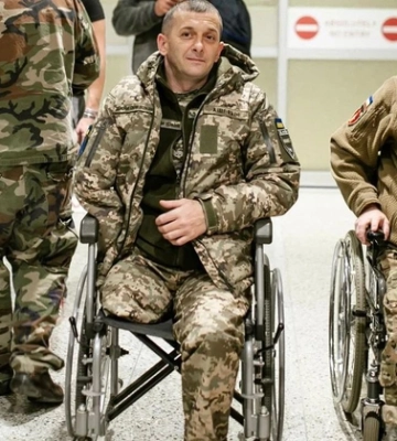 Защитник &quot;Азовстали&quot; Дианов передал собранные ему 2 миллиона на протезирование героя Бахмута в США