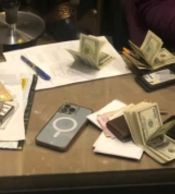 СБУ затримала на Закарпатті посадовця БЕБ та місцевого депутата, які «кришували» нелегальний збут підакцизних товарів