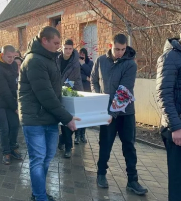 На Хмельниччині поховали 22-річну дівчину, яка загинула під час ракетного обстрілу