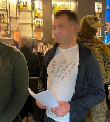 Детектив Бюро економічної безпеки «кришував» підпільний збут електронних сигарет