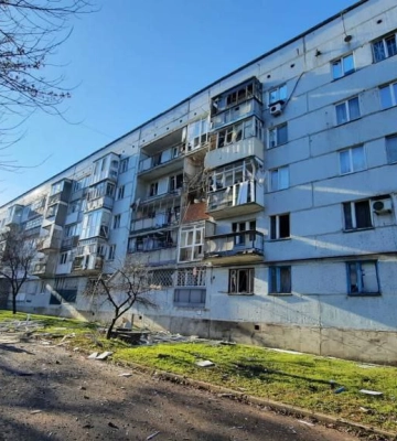 Росіяни обстріляли житловий квартал Курахова: є загиблий і поранені (ФОТО)