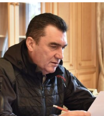 Данілов розповів, скільки разів спускався в укриття від початку війни