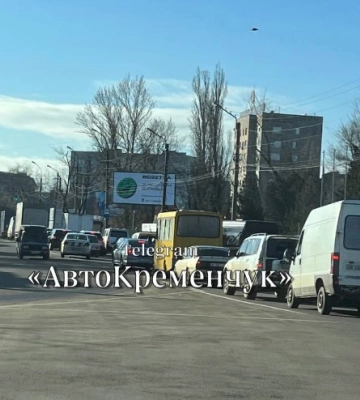 У Кременчуці на залізничному вокзалі сталась потрійна аварія