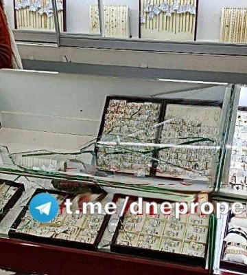 У Дніпрі чоловік пограбував ювелірний магазин
