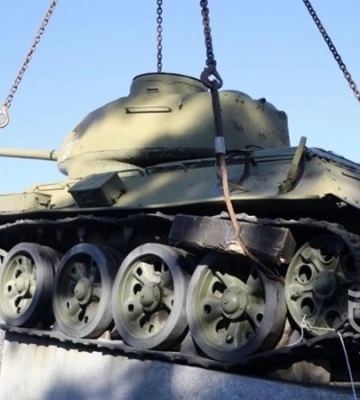 Дніпро розпрощався з пам’ятником Юхимові Пушкіну, відомим як «Танк»