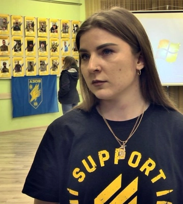 &quot;Янголи Маріуполя. Міцніші за сталь&quot;: на Волині мами полонених азовців організували фотовиставку