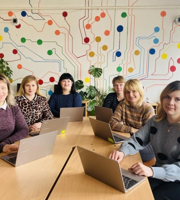 Ліцеї Володимирської громади отримали сучасні хромбуки для освітнього процесу