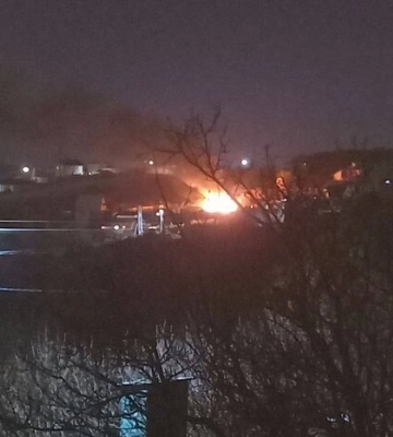 В окупованому Криму пролунали потужні вибухи та спалахнула пожежа (відео)