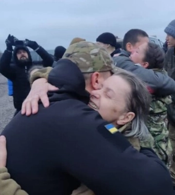 На Одещину з полону додому повернулися четверо захисників острова Зміїний