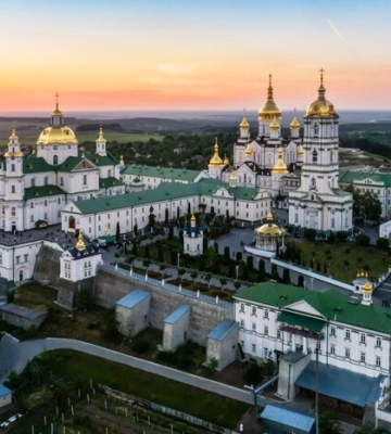 А тепер Почаїв. Забужко закликала до подальшого звільнення України від Московської церкви