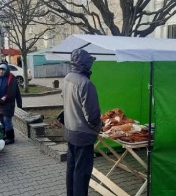 У центрі Запоріжжя незаконно торгували м&amp;#039;ясом - фото