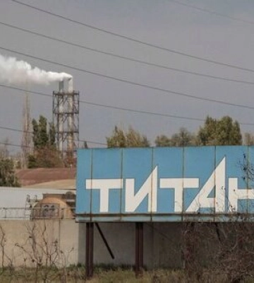 Окупанти розмістили на заводі &quot;Кримський титан&quot; війська радіаційного захисту, - Центр нацспротиву