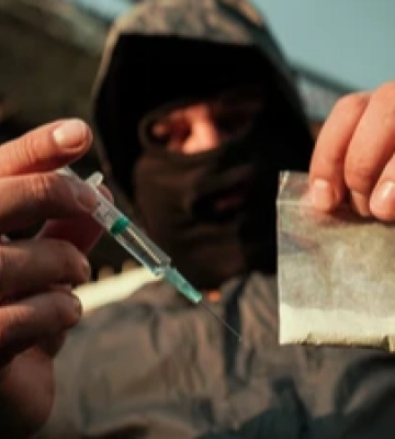 На Волині судили працівника фонду та двірника, які хотіли продати наркотики військовому