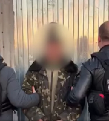 У Бучанському районі поліція за добу затримала двох наркодилерів (відео)