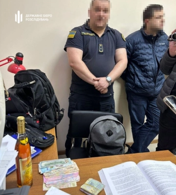 ДБР розкрило масштабну схему поборів на одеській митниці