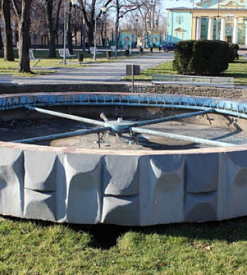 В Кривом Роге вандалы повредили фонтан