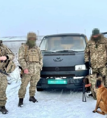 Волонтери передали ЗСУ два мікроавтобуси - ЗМІ