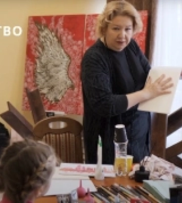 На Свалявщині відома українська художниця Оксана Фурса провела курс арттерапії для дітей