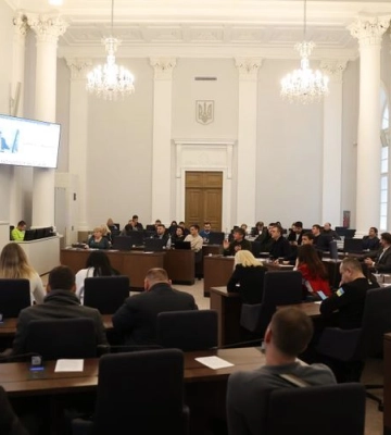 Львівська міськрада закликала президента не підписувати закон, що забирає містобудівні повноваження у місцевих рад