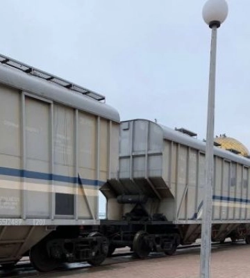 Окупанти продовжують вивозити вкрадене зерно із Запорізької області