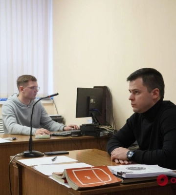 Дело Олега Муратова: СБУ раздала в суде медицинские маски, прокуратура настаивает на аресте чиновника 