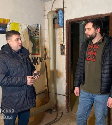 Представники міськради перевірили будинки ОСББ, де встановлені генератори та відвідали “Пункт незламності”