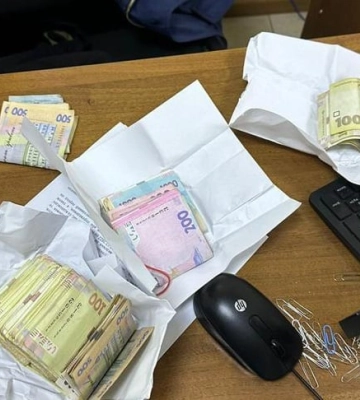 На Одеській митниці вимагали гроші за ввезення генераторів – ДБР