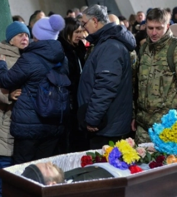 В Киеве простились с погибшим на фронте режиссером Виктором Онисько